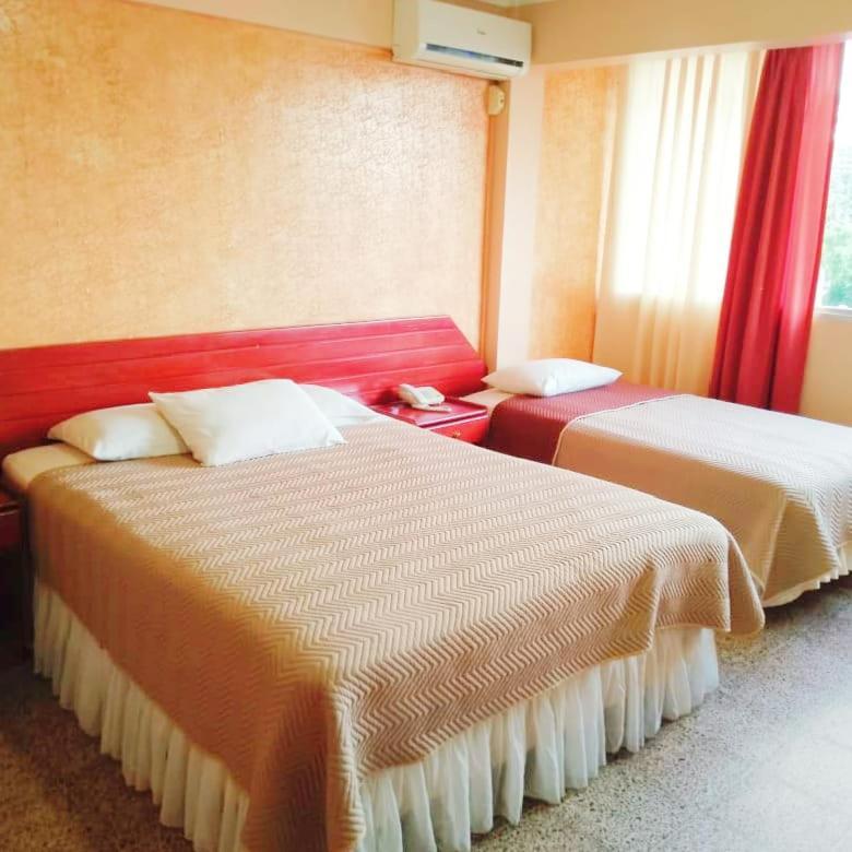 סנטה קרוז דה לה סיירה Hotel 7 Calles מראה חיצוני תמונה